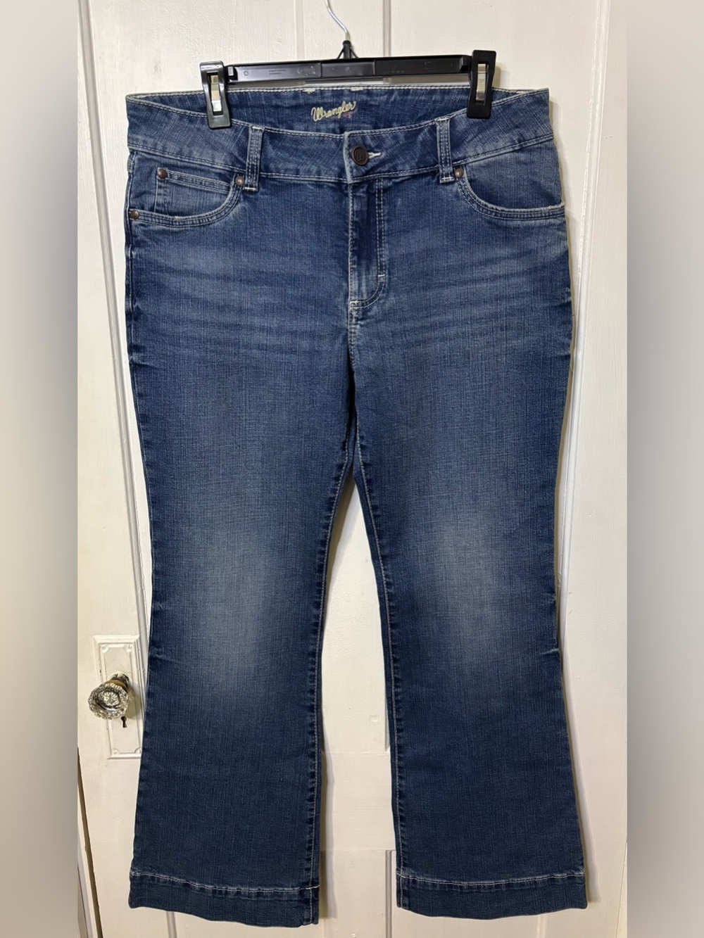 Wrangler Womenβs Medium Blue Bootcut Jeans